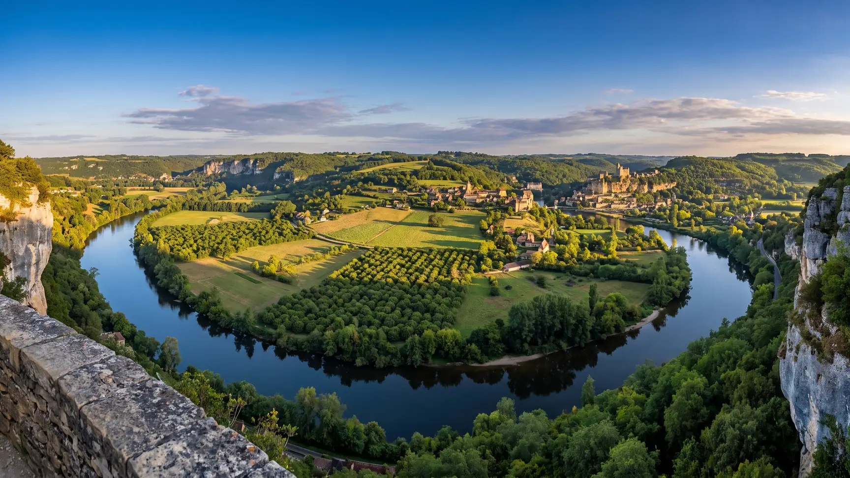 Meandro del río Dordoña visto desde las alturas de Domme