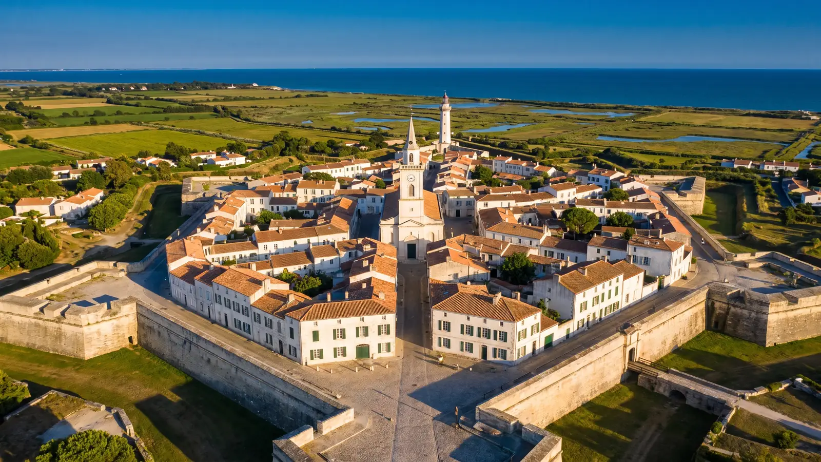 Las murallas de Vauban de Saint-Martin-de-Ré vistas desde el aire