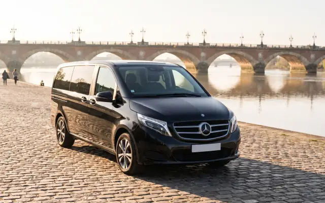 Cost of a van with a driver in Bordeaux: 2026 rates