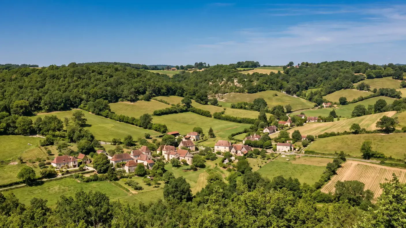 VTC Bordeaux toward Cornille — White Périgord