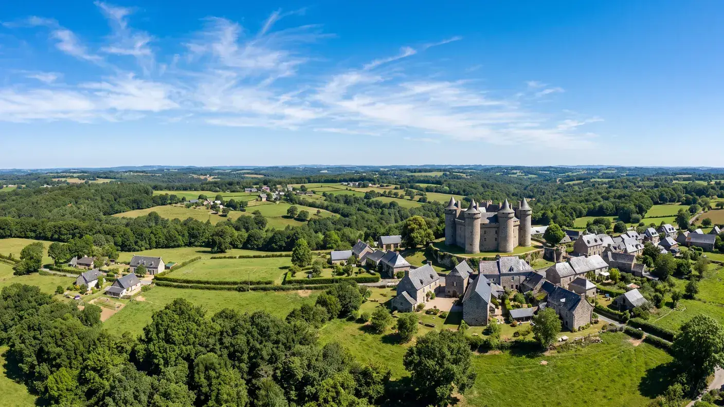 VTC Bordeaux toward Coussac-Bonneval — Limousin