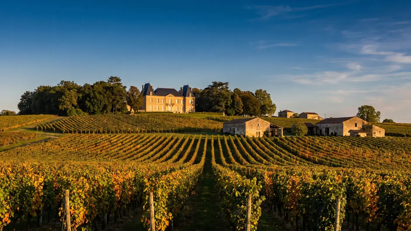 VTC Bordeaux toward Gardegan-et-Tourtirac — Southwest