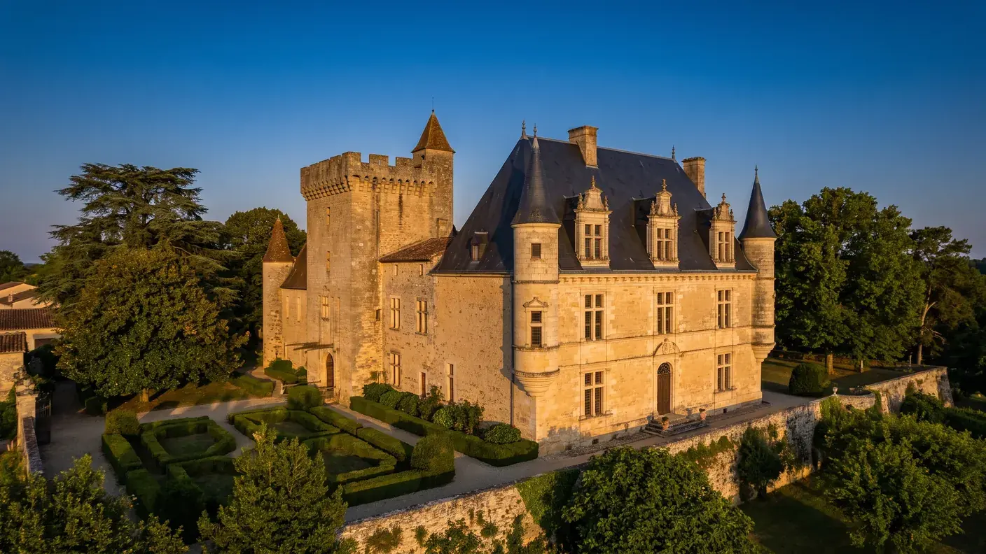 VTC Bordeaux toward Lauzun — The Region of Guyenne