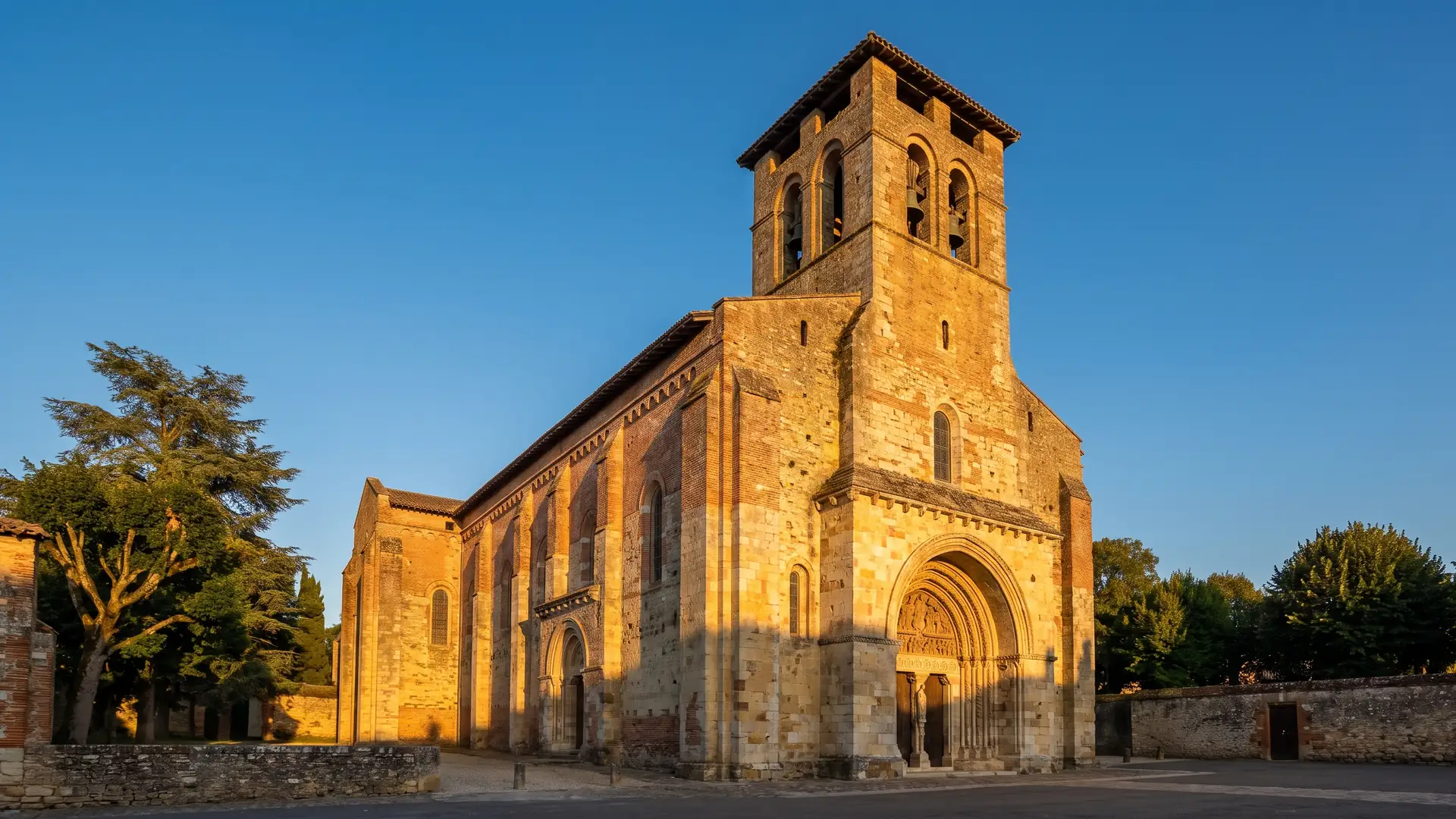 La iglesia abacial de San Pedro de Moissac y su campanario-pórtico