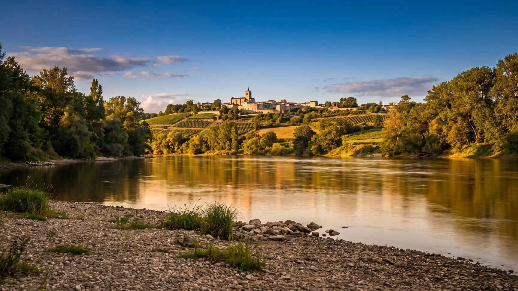 La Garonne et le vignoble à Saint-Macaire, étape depuis La Sauve-Majeure