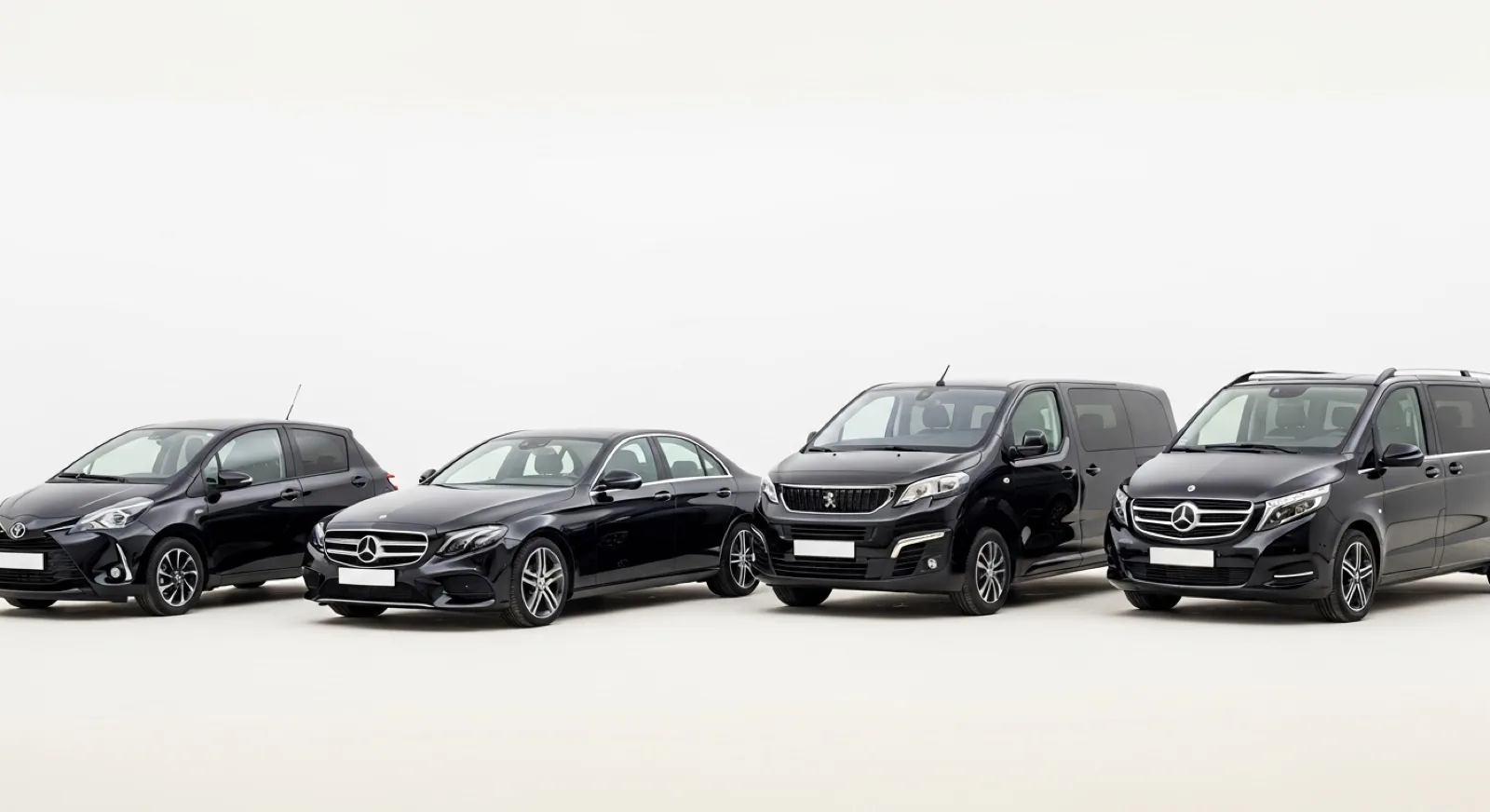 Flota de servicio de conductor privado en Burdeos — Toyota Yaris, Mercedes Clase C, Peugeot Traveller, Mercedes Clase V